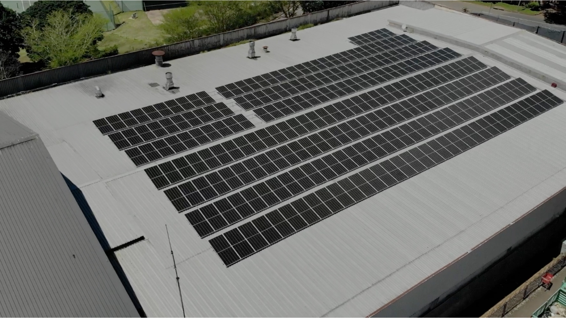 sunbird-solar-richdens-shopping-centre-138kw-Rooftop-Installation